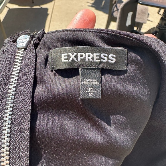 Express dress - Picture 4 of 4